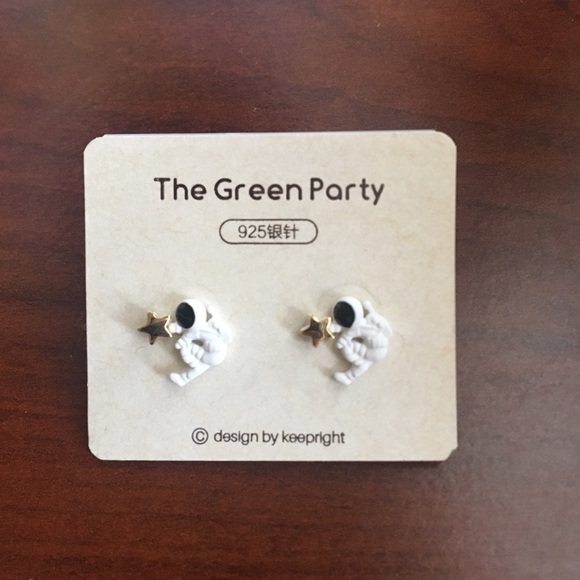 [SOLD] The Green Party astronaut star earrings - Picture 2 of 2